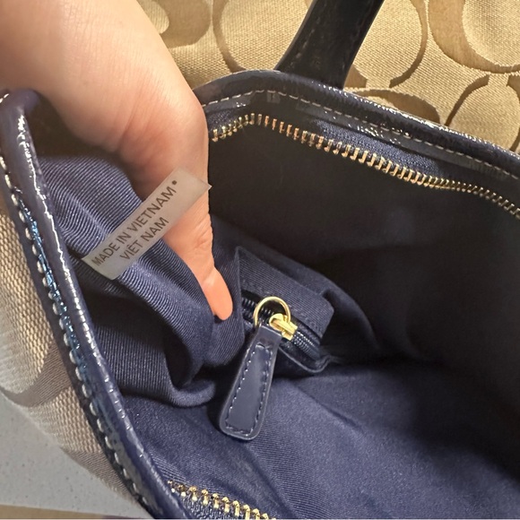 Coach side bag - Picture 7 of 9